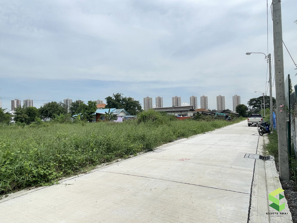 Land for Sale on Tiwanon Road Soi Ngobpramarn near Muang Thong Thani Pak Kret Nonthaburi